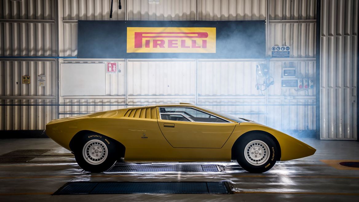 Merekonstruksi Sang Legenda Lamborghini Countach LP 500